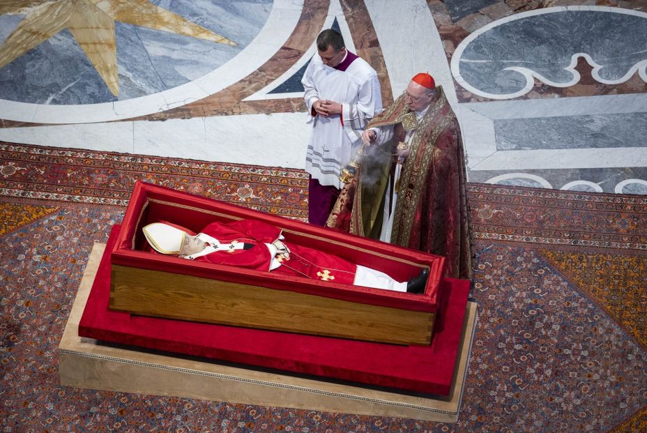 El mundo llora al Papa Francisco El mundo llora al Papa Francisco