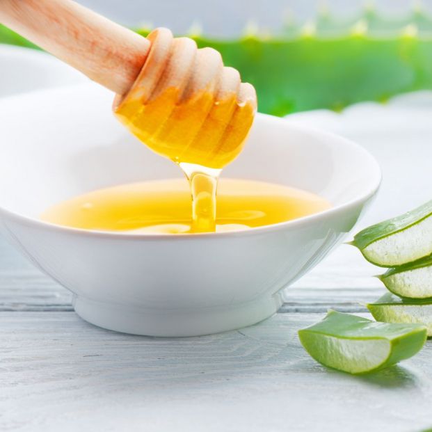 Aprende a hacer estas mascarillas faciales con miel para nutrir la piel de las personas mayores