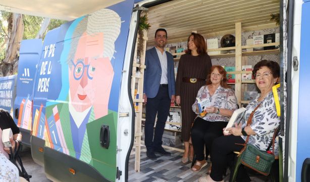 Málaga lanza una nueva edición de su programa para fomentar la lectura en personas mayores (Europa Press)