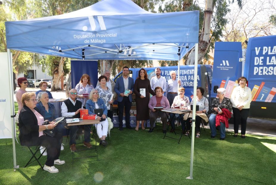 Málaga lanza una nueva edición de su programa para fomentar la lectura en personas mayores (Diputación de Málaga)