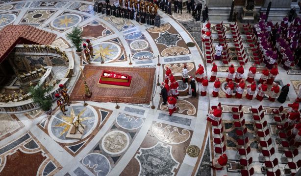 Las 7 noticias más impactantes de la semana: muere el Papa, crisis de Gobierno y ultimátum a Ucrania
