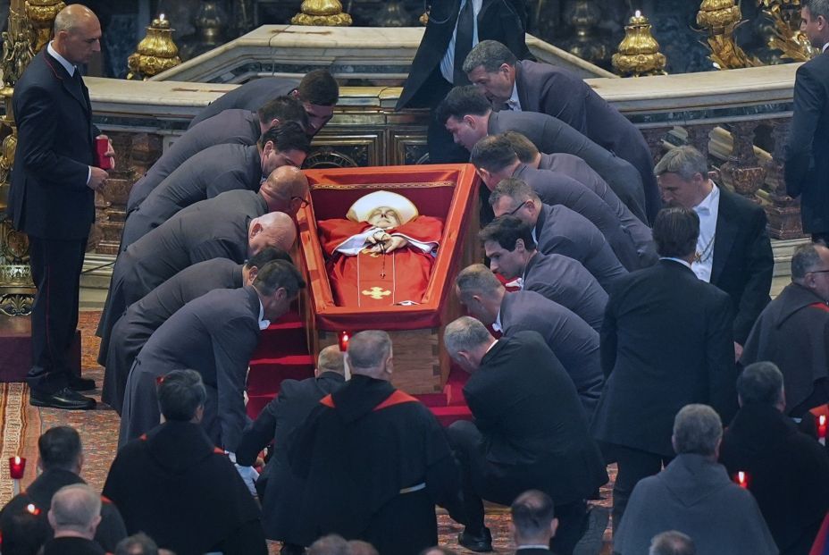 EuropaPress 6668561 llegada feretro papa francisco basilica san pedro 23 abril 2025 ciudad EuropaPress 6668561 llegada feretro papa francisco basilica san pedro 23 abril 2025 ciudad
