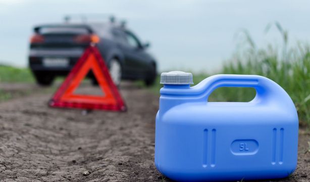 Esta es la multa que te pueden poner por quedarte sin gasolina