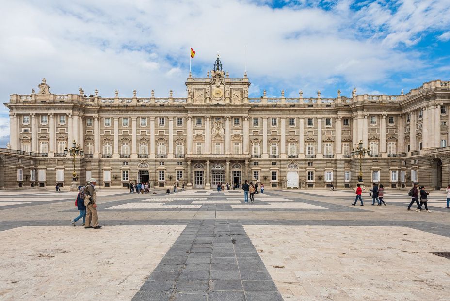 Patrimonio Nacional expone el muestrario de rocas ornamentales del Palacio Real de Madrid. Bigstock