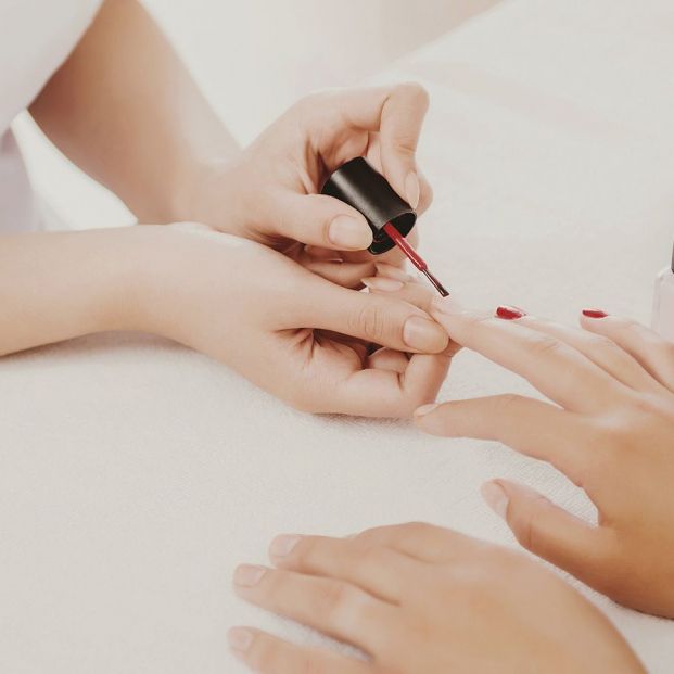 Los riesgos de la manicura permanente en el caso de las personas mayores Los riesgos de la manicura permanente en el caso de las personas mayores