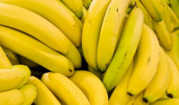 El truco del frutero más viral para que los plátanos no se pongan negros