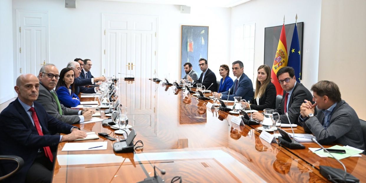 EuropaPress 6686238 reunion presidente gobierno pedro sanchez principales companias electricas