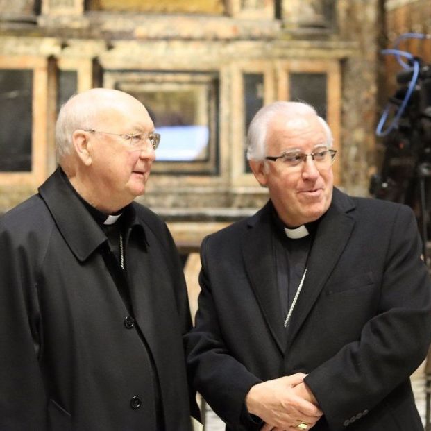 EuropaPress 6388083 cardenal kevin farrell junto arzobispo sevilla monsenor saiz meneses (1)