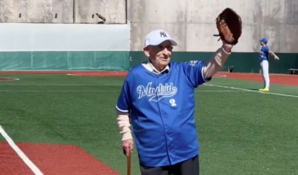 VÍDEO: Adopta Un Abuelo cumple el sueño de Ramón de volver a jugar al beisbol a los 90 años (Adopta Un Abuelo)