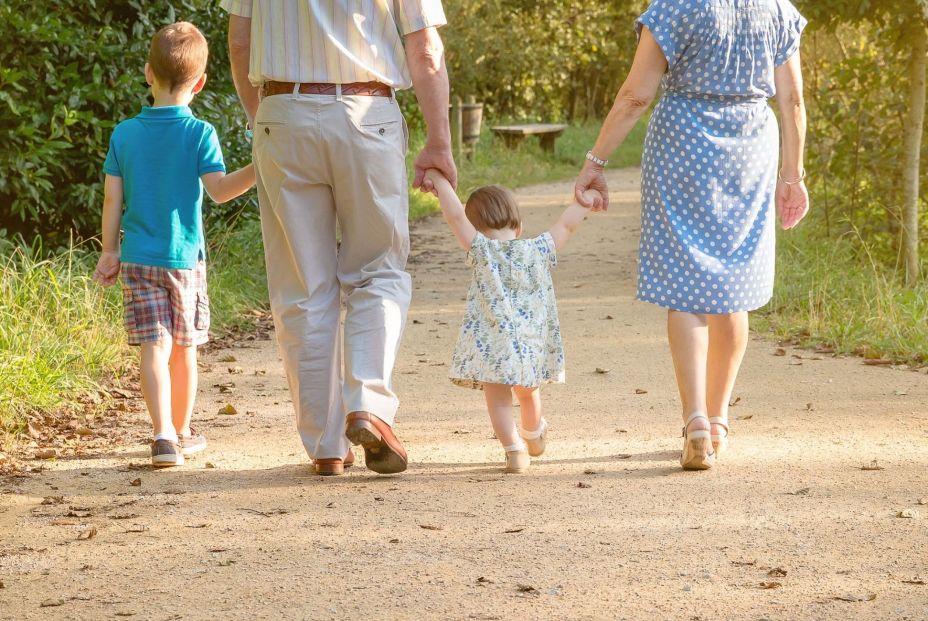 Descubre el programa “Servicio Abuela-Abuelo” que paga a los abuelos para cuidar a los nietos (Bigstock) Descubre el programa “Servicio Abuela-Abuelo” que paga a los abuelos para cuidar a los nietos (Bigstock)