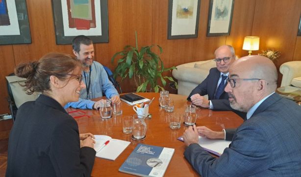 La SEGG se reúne con la ministra de Sanidad para avanzar en la formación en Geriatría