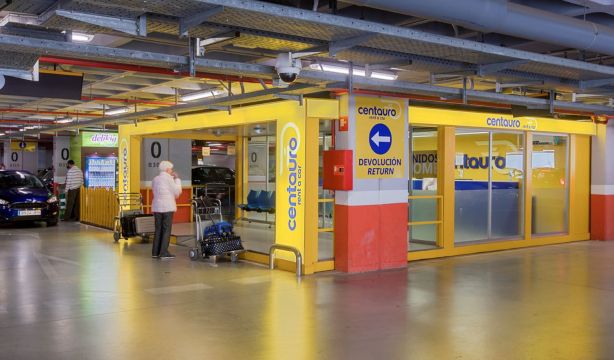 Alquilar un coche con Centauro: tener 75 años supone pagar hasta un 25% más. Foto: Mutua Madrileña