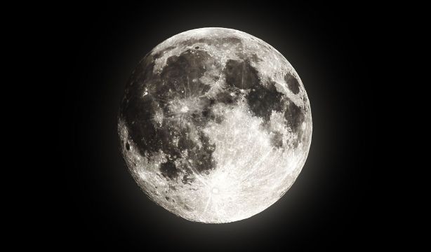 Descubren que un gran impacto pudo magnetizar la Luna temporalmente