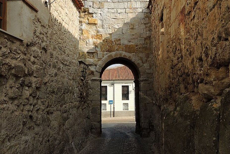 Wikipedia Commons. Los 9 edificios más antiguos de Zamora