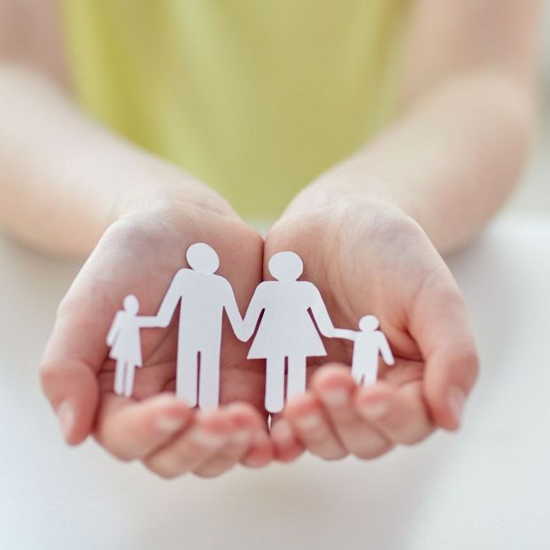 bigstock mujer cuidado hijos