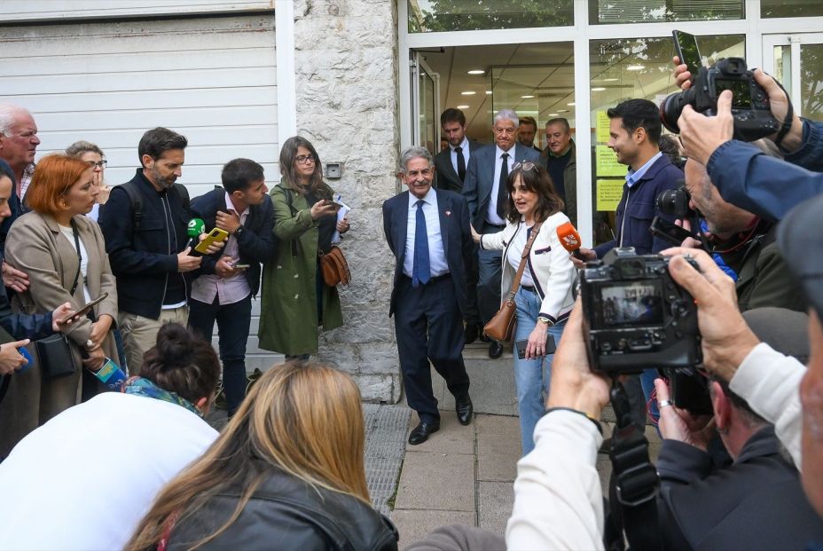 Acaba sin acuerdo la conciliación entre Revilla y el rey Juan Carlos, que no se ha presentado