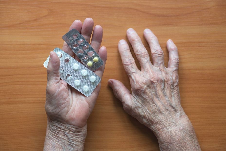 Polimedicación: los riesgos para los mayores que toman cinco o más medicamentos diarios