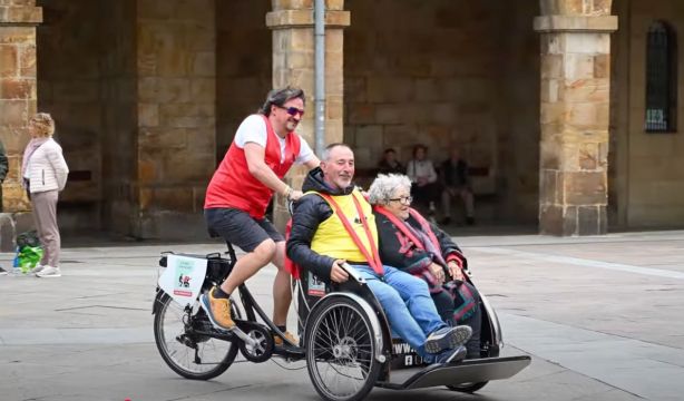 La iniciativa ‘Bicicleta sin Edad’ llega a los mayores de Legazpi de la mano de Nagusilan (Nagusilan)