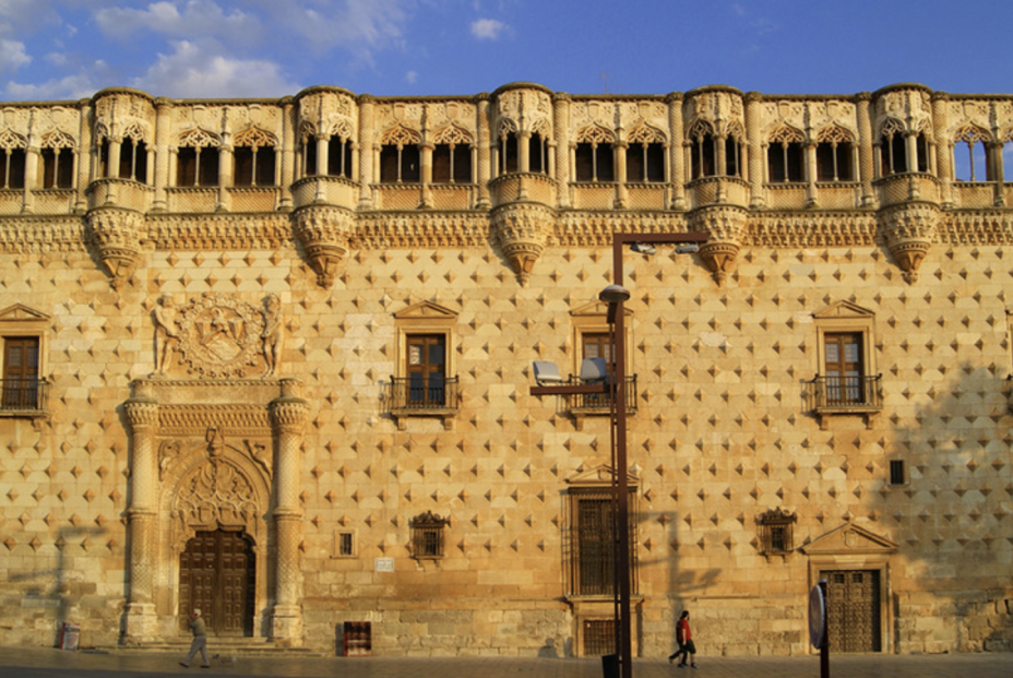 ¿Cuáles son los edificios más antiguos de Guadalajara?