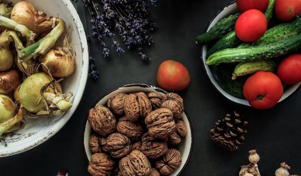 6 alimentos para mejorar la memoria y la concentración en personas mayores