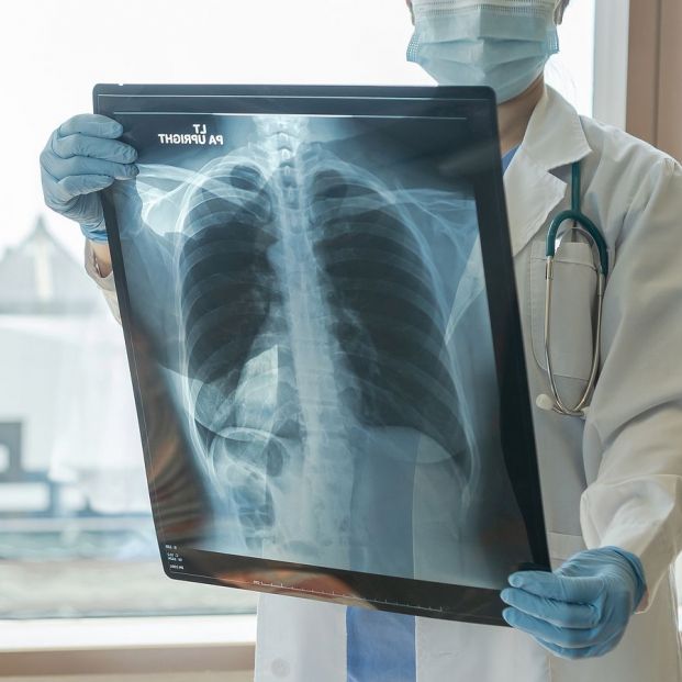 bigstock Doctor Diagnosing Patient s He 391397009 bigstock Doctor Diagnosing Patient s He 391397009