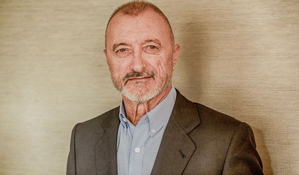 Arturo Pérez-Reverte anuncia el regreso del Capitán Alatriste para una 'Misión en París'