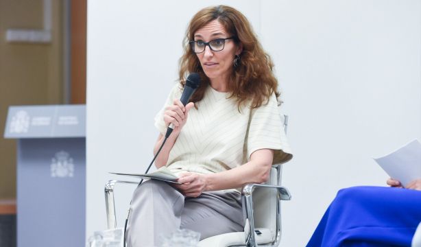 Tras las críticas, Sanidad asegura que la ayuda para gafas podría ampliarse a otras edades