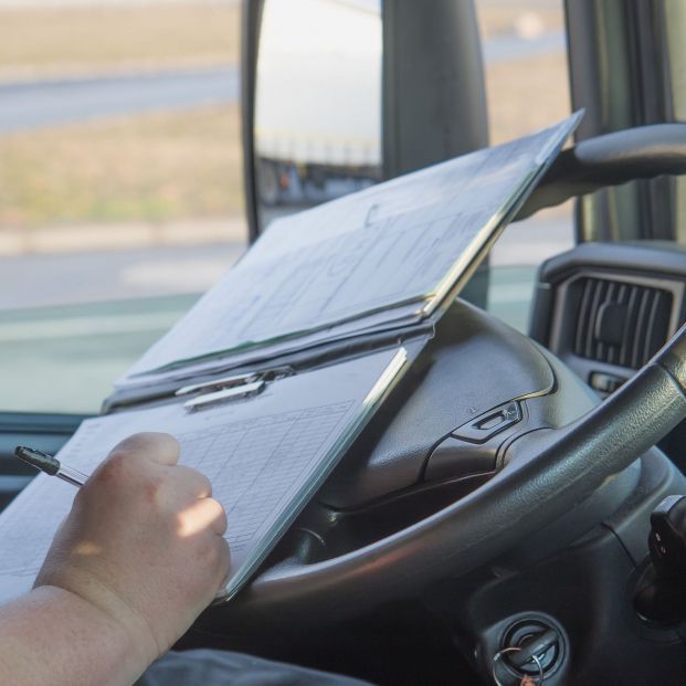 bigstock transportista profesional 1 621x621