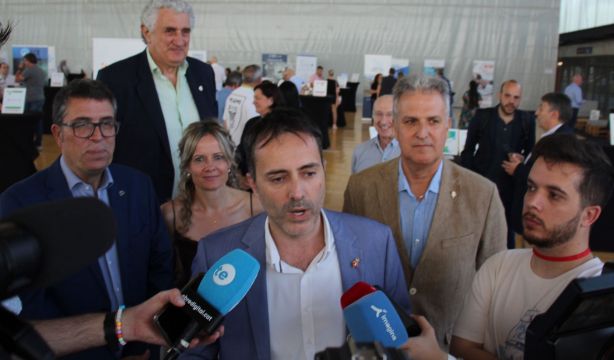 Farnós: "El objetivo de la Feria es facilitar la reinserción laboral de los mayores de 45 años"