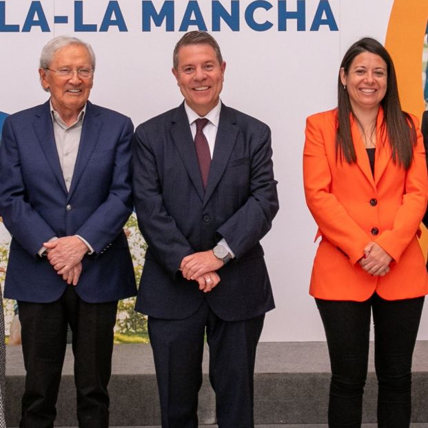 Fernando Ónega, Emiliano García-Page y Bárbara García Torijano. Foto: Piedad López // JCCM