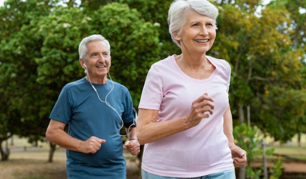 El método sencillo y económico para aliviar el dolor lumbar crónico. (Bigstock)