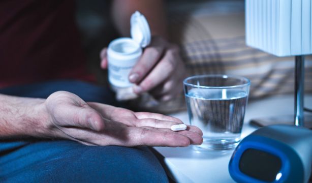 Una pastilla para dormir podría ayudar a evitar una de las causas del alzhéimer. (BigstoK)