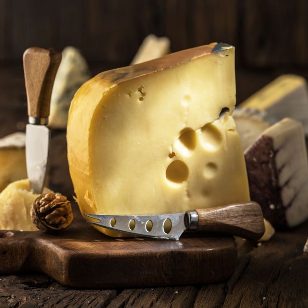 Sanidad retira trece lotes de queso de vaca procedentes de Francia Sanidad retira trece lotes de queso de vaca procedentes de Francia