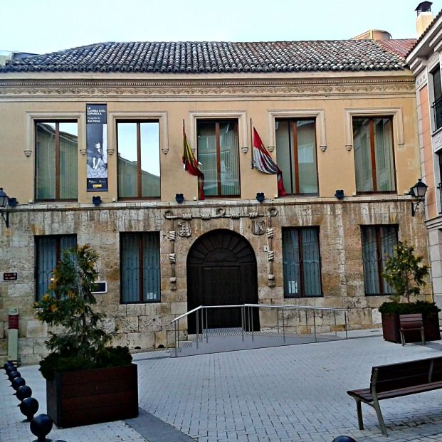 Wikipedia. Museo Arqueológico de Palencia Wikipedia. Museo Arqueológico de Palencia