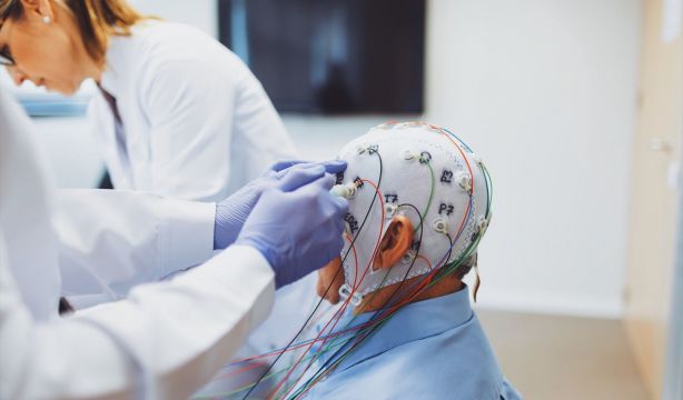 Detectan precozmente el alzhéimer a través del registro de la actividad cerebral