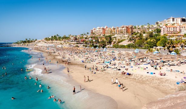 Las costas españolas lideran el turismo de verano, mientras que Japón es el favorito internacional