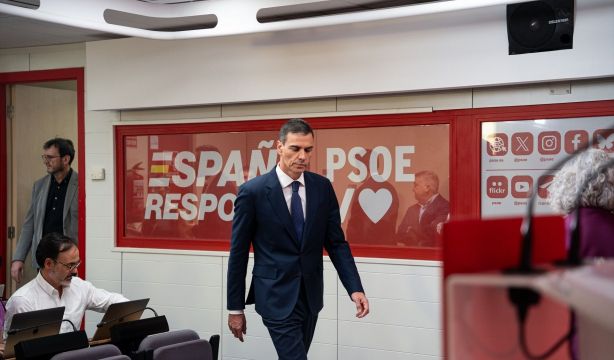 Sánchez pide perdón a los ciudadanos, pero descarta un adelanto electoral