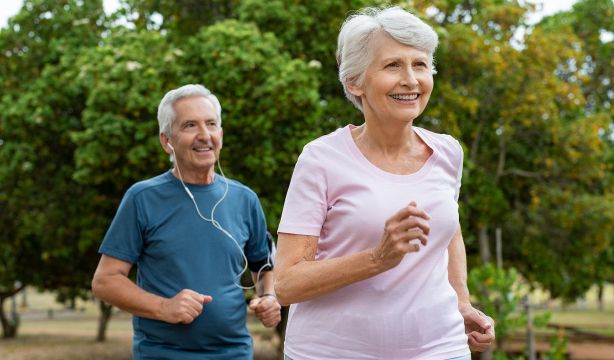 La dieta mediterránea y la actividad física son clave para la salud mental de las personas mayores