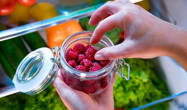 El truco para conservar las frambuesas varios días en la nevera