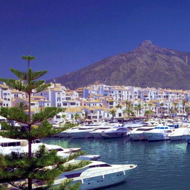 Playa de Puerto Banús