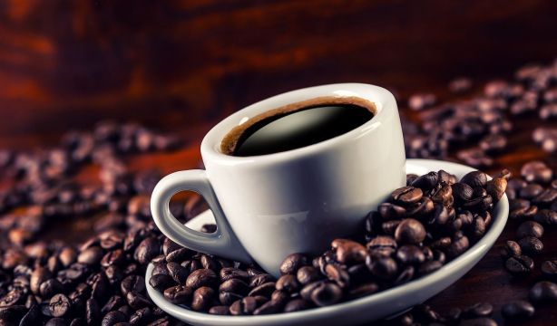 Una dietista revela la cantidad máxima de café que debes tomar al día