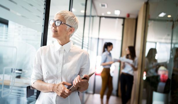 El desafío de la longevidad: cómo cambiarán las formas de trabajo y jubilación en vidas de 100 años