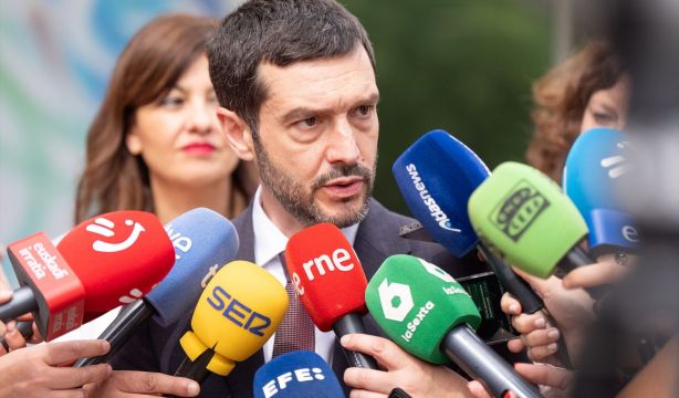 Bustinduy presiona para que el Gobierno asuma el 50% de la financiación de la Dependencia