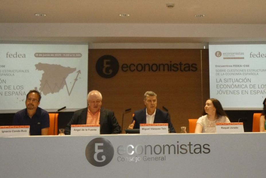 Foto 2. Sesión CGE Fedea Situación económica de los jóvenes en España (1) Foto 2. Sesión CGE Fedea Situación económica de los jóvenes en España (1)