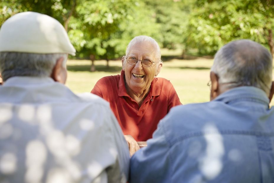 Village Alzheimer, el pueblo francés donde solo viven mayores con demencia