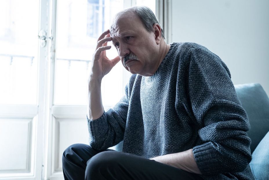 Un sénior afectado de alzhéimer. (Bigstock)