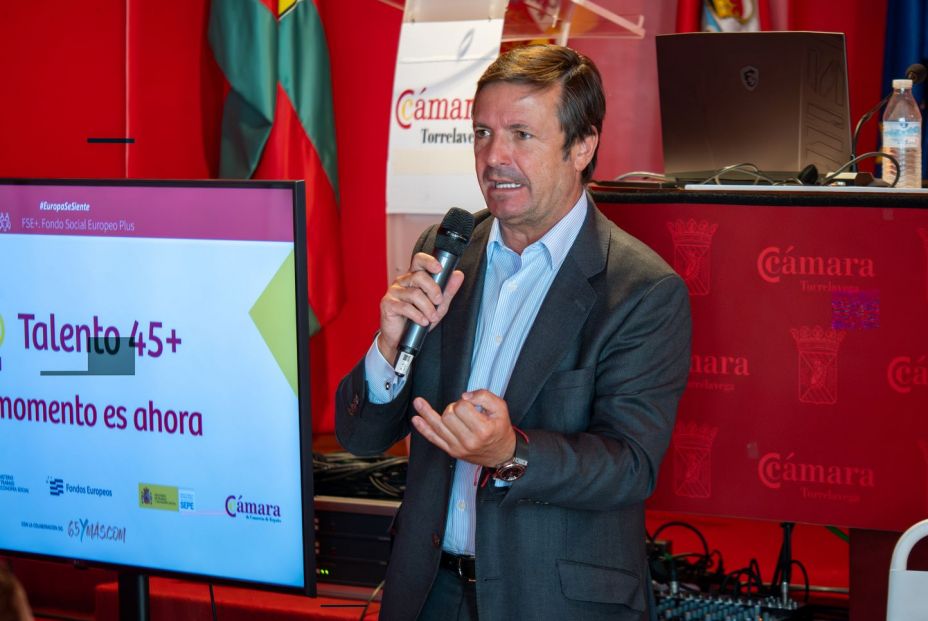 Paco Valle: “La sociedad no puede permitirse prescindir de los sénior" Paco Valle: “La sociedad no puede permitirse prescindir de los sénior"