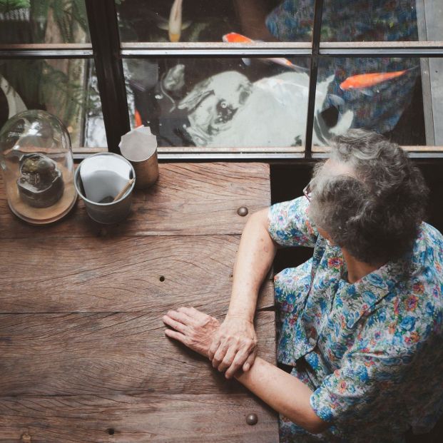 La soledad no deseada en mayores se agudiza en verano: su escasa red social se va de vacaciones