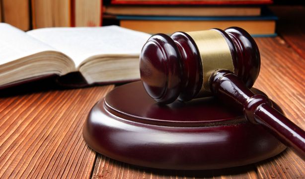 Una nueva sentencia reconoce al padre el complemento de brecha de género en su pensión