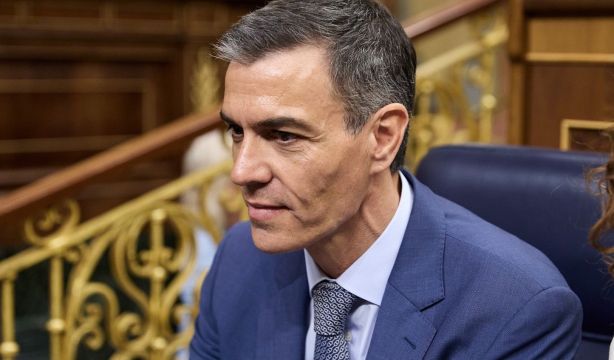 Exdirigentes del PSOE piden por carta a Sánchez su dimisión para "salvaguardar el honor" del partido